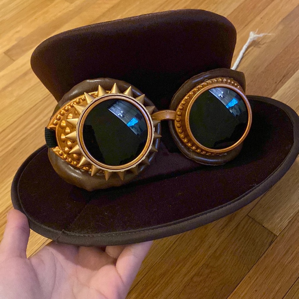 Steampunk hat and glasses